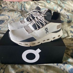 ON running cloudnova size 7